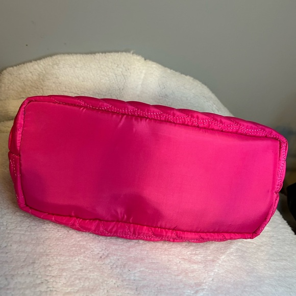 **SOLD** XMASmystery Juicy Couture Quilted Hot Pink Cosmetic Make Up Bag EUC++ - Picture 3 of 8